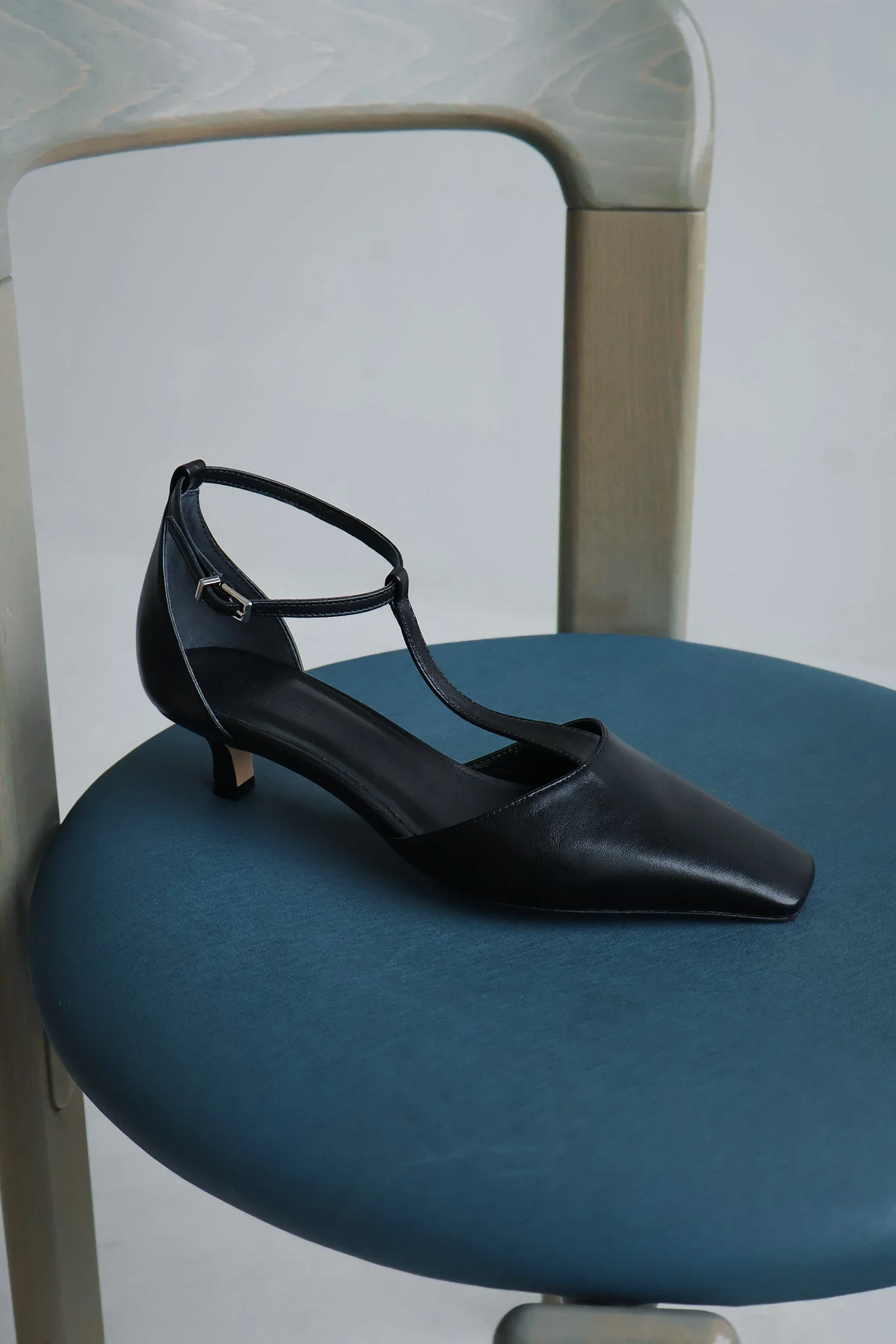 Almada Black Pump - Image 4
