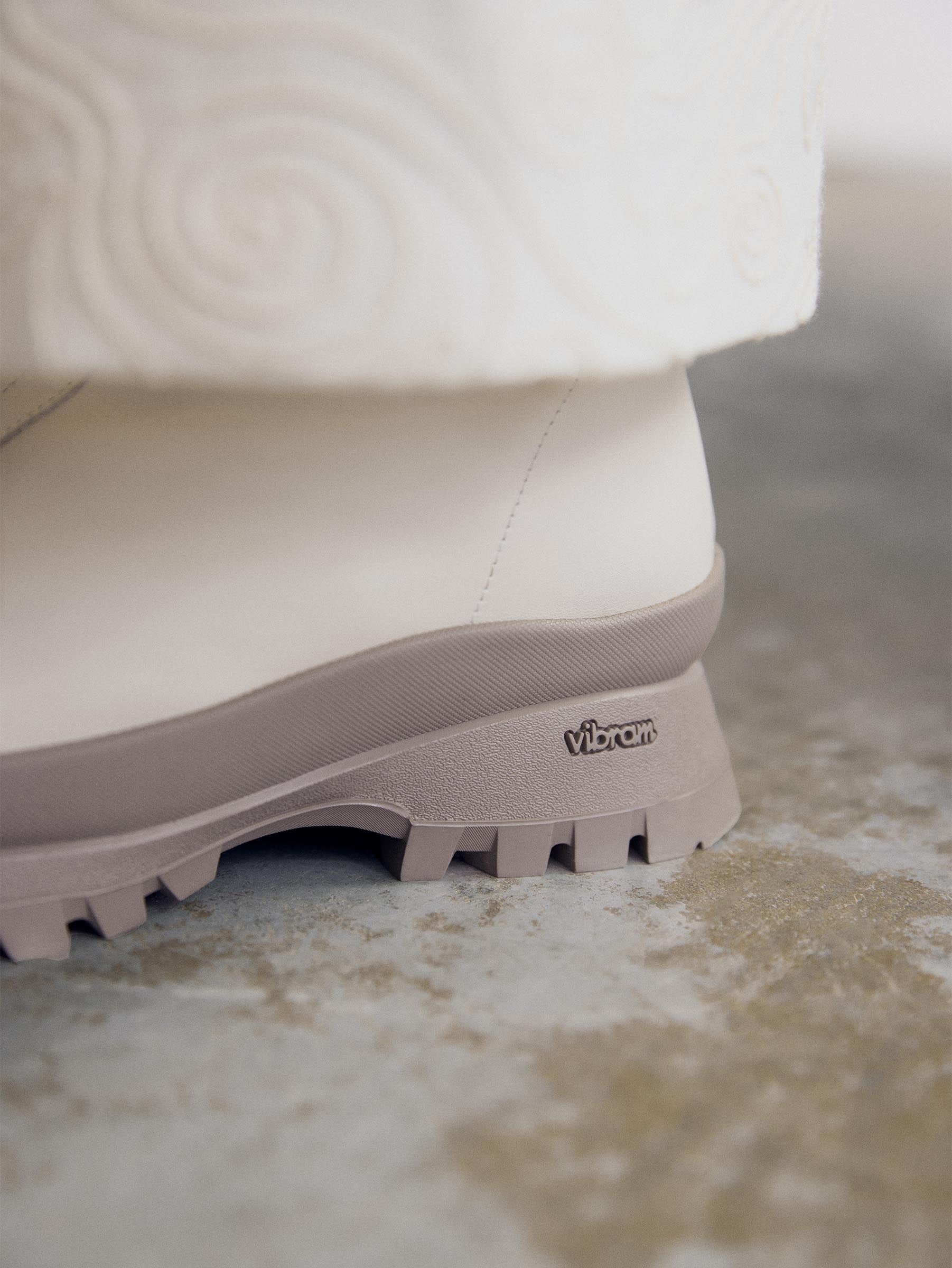 Estrella Combo Taupe Lined Boot - Image 6