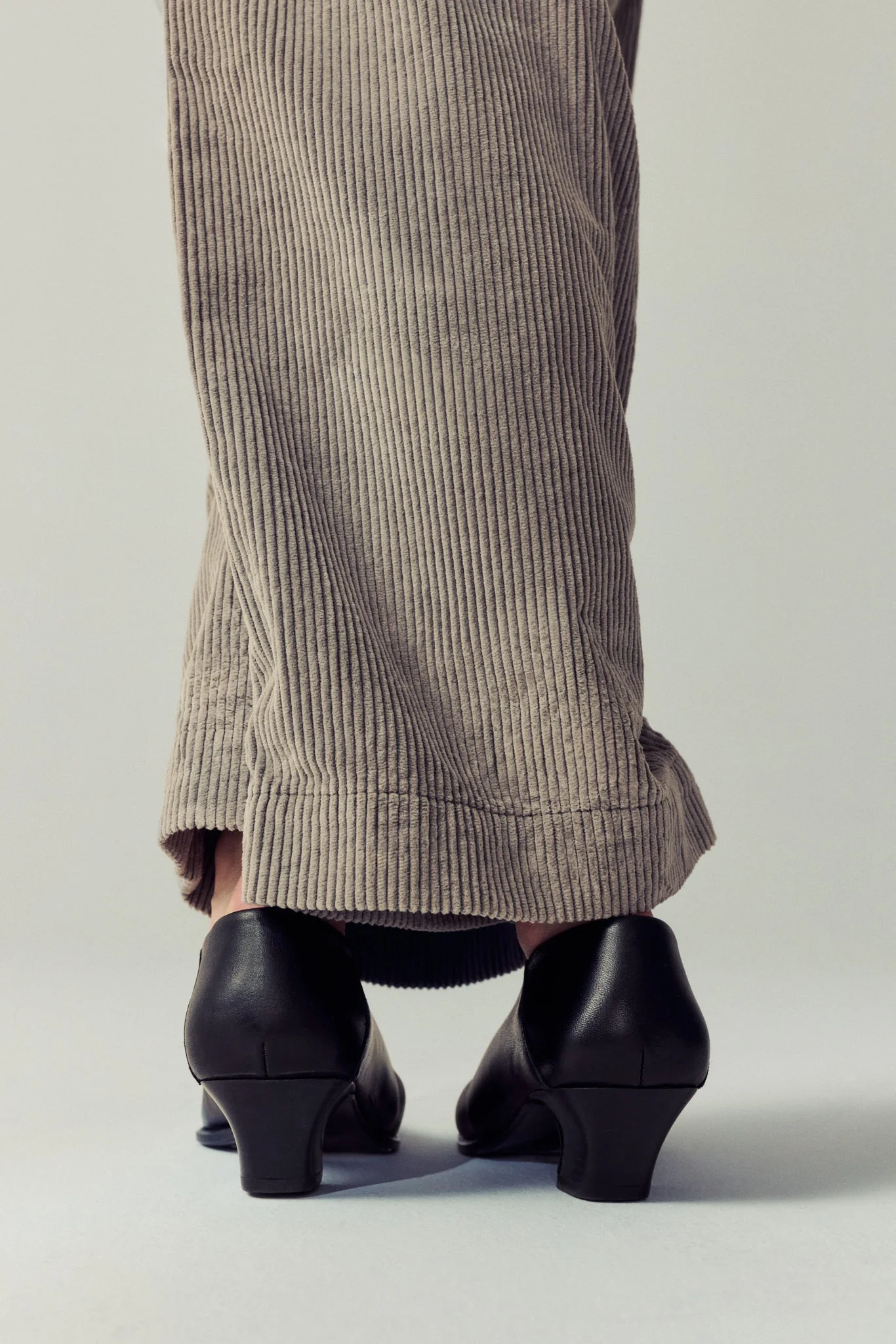 Soria Black Heel - Image 4